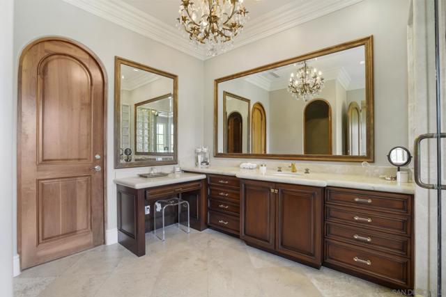 16356 Rambla De Las Flores, Rancho Santa Fe CA: https://media.crmls.org/mediaz/2079f196-5ced-4265-92f0-8681899b7368.jpg