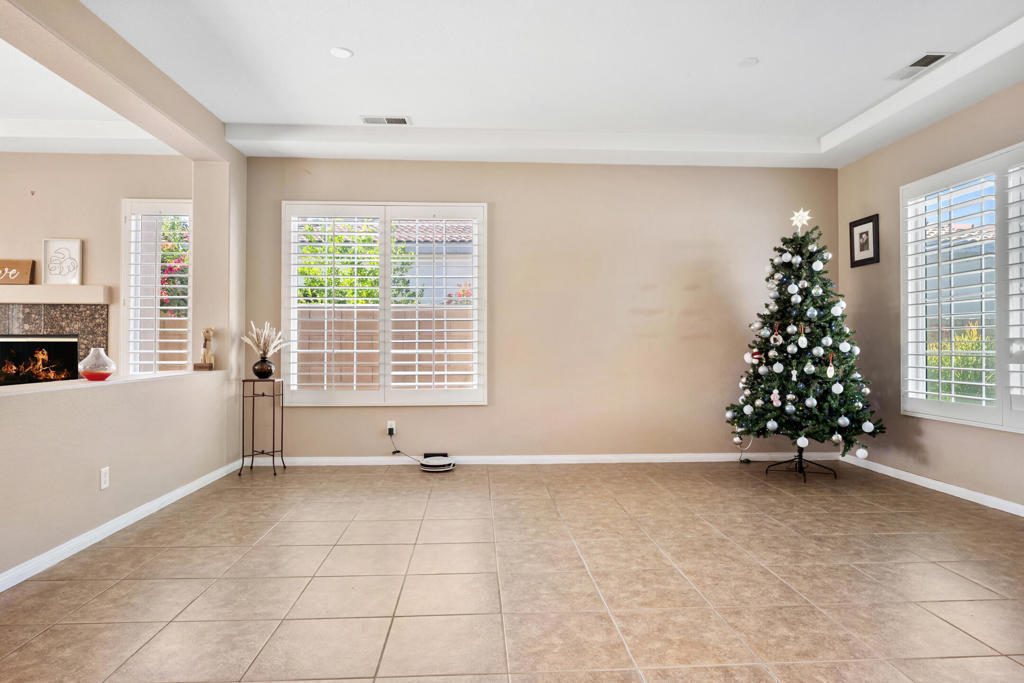 MLS #219139591DA image #4