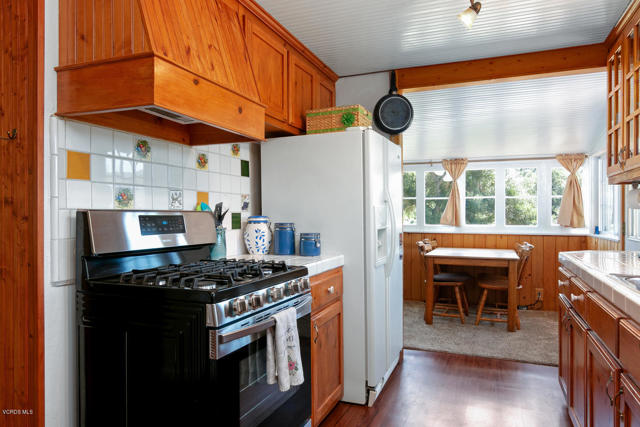 250 Verde Oak Drive, Oak View CA: https://media.crmls.org/mediaz/207a6eed-aa84-4bb0-a62b-647681b66964.jpg