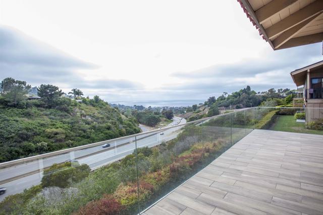 7648 Caminito Coromandel, La Jolla CA: https://media.crmls.org/mediaz/207aab2d-2bd4-4aed-bad5-f847a59d50d1.jpg