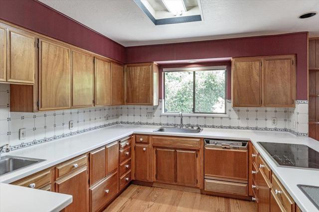 60 View Street, Los Altos CA: https://media.crmls.org/mediaz/207ad76b-4311-4cff-aa24-a1bf80bef9cb.jpg