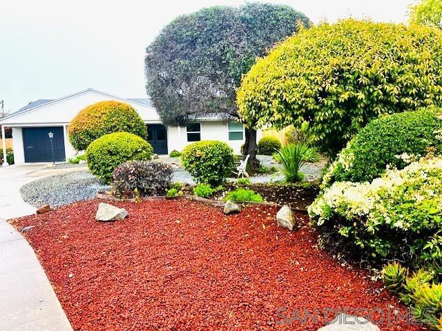 16731 Callado Ct, San Diego CA: https://media.crmls.org/mediaz/207af044-f7ff-4dec-866b-f35280a9d0a9.jpg