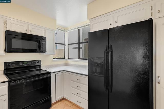 171 Nantucket Ln, Vallejo CA: https://media.crmls.org/mediaz/207b80bc-14c8-42b5-b0a2-7d0a9e67ab6d.jpg