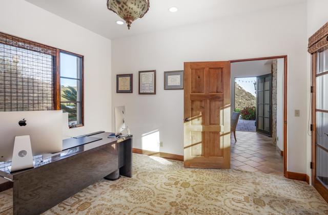 18113 El Brazo, Rancho Santa Fe CA: https://media.crmls.org/mediaz/207bce09-29b5-4ade-8ee2-6f062c402046.jpg