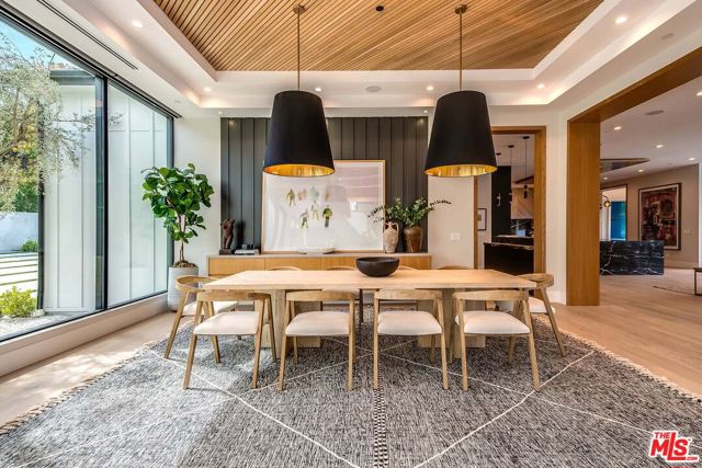15907 Valley Vista Boulevard, Encino CA: https://media.crmls.org/mediaz/207c0049-4f09-4f05-b1cc-aa7f90648d95.jpg