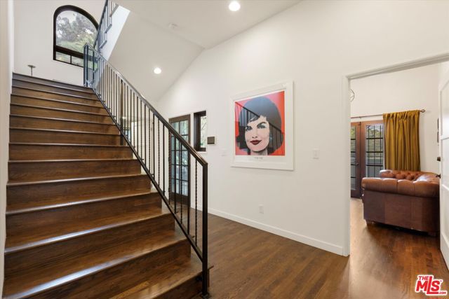 816 Hyperion Avenue, Los Angeles CA: https://media.crmls.org/mediaz/207c8917-6c44-42f0-85fa-d440200f31ef.jpg