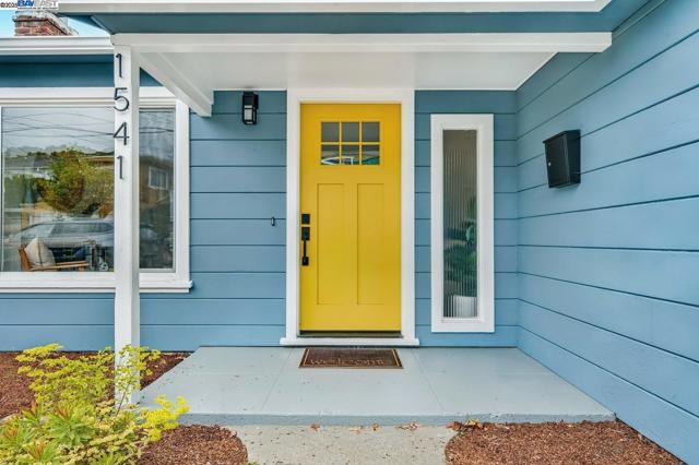 1541 Merced Street, Richmond CA: https://media.crmls.org/mediaz/207cf51d-37ce-4ff5-8e8c-8ac1edcd08a5.jpg