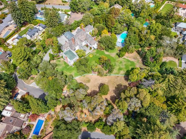 85 Fagan Drive, Hillsborough CA: https://media.crmls.org/mediaz/207d3433-6c88-4dc0-bf3f-01fd05ffd805.jpg