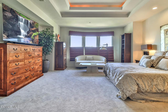 2589 Featherwood Street, Westlake Village CA: https://media.crmls.org/mediaz/207e0634-4de8-483a-b8bb-57b3c059a5ae.jpg