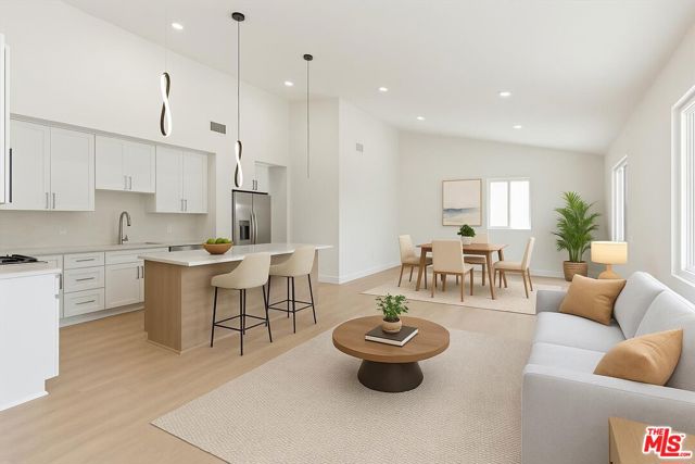 5530 Geer Avenue, Los Angeles CA: https://media.crmls.org/mediaz/207e0801-2b83-45d6-a711-57752ad2ed0c.jpg
