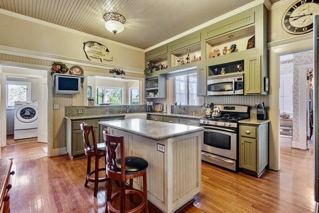 610 San Felipe Road, Gilroy CA: https://media.crmls.org/mediaz/207fabd8-9073-4ec0-a72e-f402ecfd933d.jpg