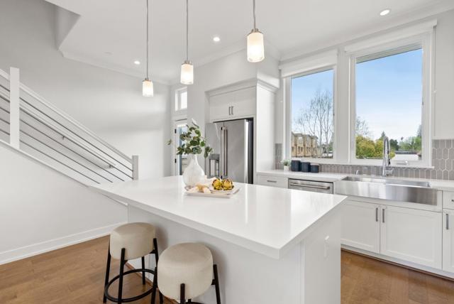 609 E Evelyn Avenue, Sunnyvale CA: https://media.crmls.org/mediaz/20806646-f2cd-4c50-8609-d34f8207388e.jpg