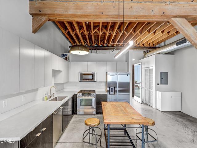 Detail Gallery Image 8 of 40 For 527 Molino St #110,  Los Angeles,  CA 90013 - 2 Beds | 1/1 Baths