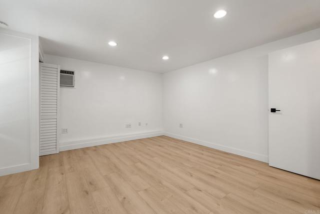 Image 11 of 16 For 207 Walnut Avenue