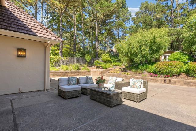 4071 Los Altos Drive, Pebble Beach CA: https://media.crmls.org/mediaz/20818547-645d-4fd5-a6a6-0bf7a2de6454.jpg