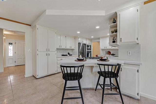 1068 Concord St, Pleasanton CA: https://media.crmls.org/mediaz/2081b3c6-3e32-461e-9349-ea0f4e2f9733.jpg