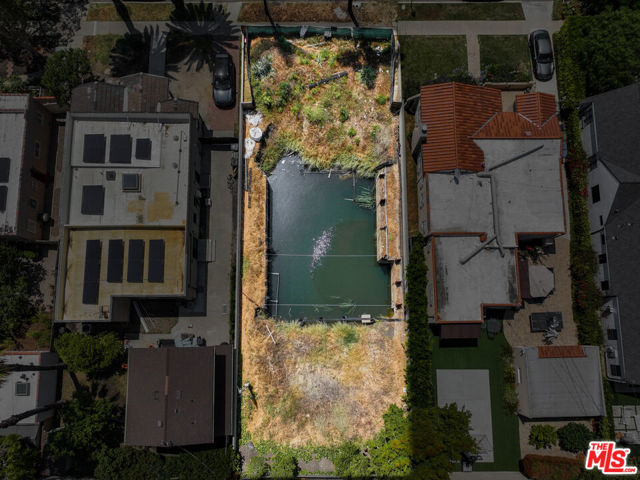 340 N Edinburgh Avenue, Los Angeles CA: https://media.crmls.org/mediaz/20824d97-5c75-41b6-b983-f3d02eb416d6.jpg