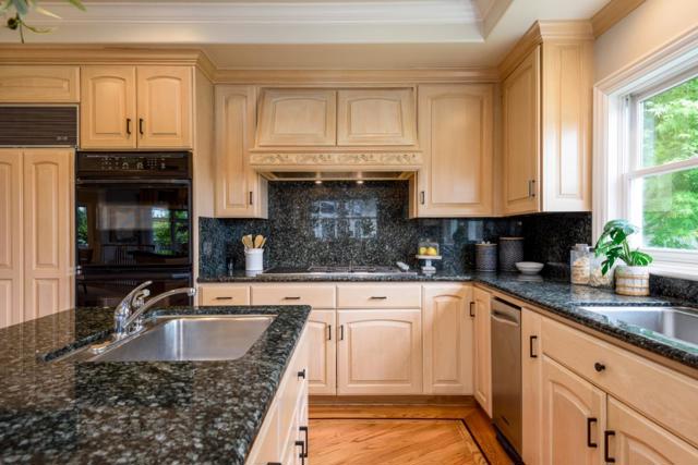 510 Oak Park Way, Redwood City CA: https://media.crmls.org/mediaz/2082ebc7-ec8b-4447-81ad-cfd8d72e137a.jpg