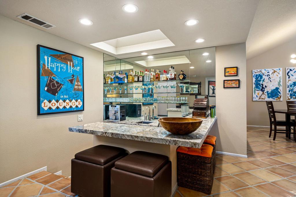 MLS #219138564DA image #2