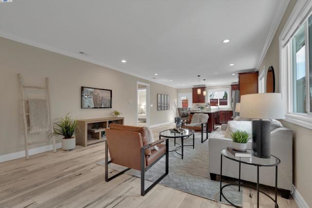 4433 Fair Ave, Oakland CA: https://media.crmls.org/mediaz/20836cca-b555-4cb2-a204-558845c943ca.jpg
