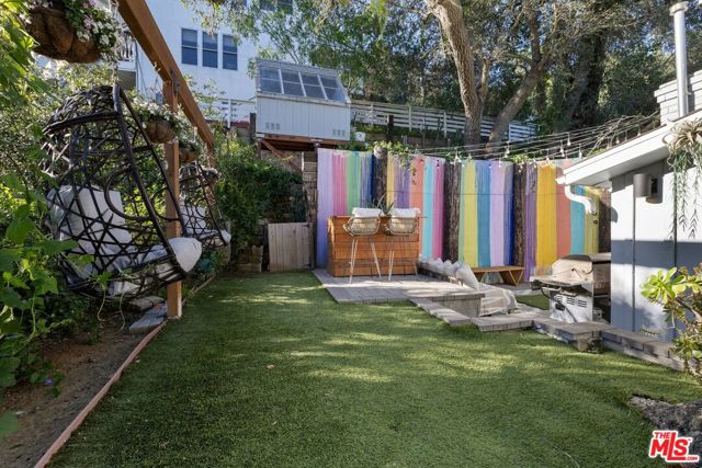 21936 Canon Drive, Topanga CA: https://media.crmls.org/mediaz/208376c6-ac48-4c96-a343-5187526d948f.jpg