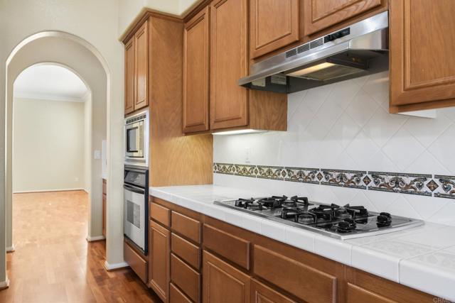 2547 N Trail Court, Chula Vista CA: https://media.crmls.org/mediaz/20838cb5-2833-4d2e-b037-679c88b6a1ad.jpg