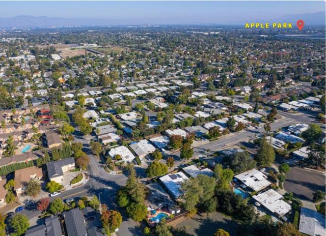 865 Carlisle Way, Sunnyvale CA: https://media.crmls.org/mediaz/20846869-bb2e-4d3e-af84-8dfc510deb97.jpg