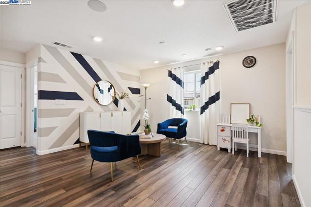 5352 Guenoc Valley Ln, Antioch CA: https://media.crmls.org/mediaz/20854759-ead3-4de6-a5d8-a456b93c4648.jpg