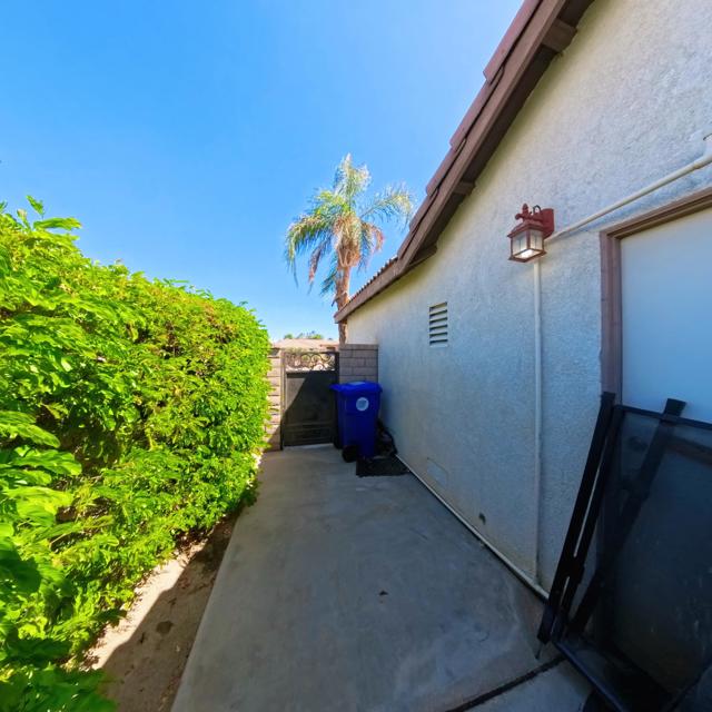 37879 Hollister Drive, Palm Desert, CA 92211