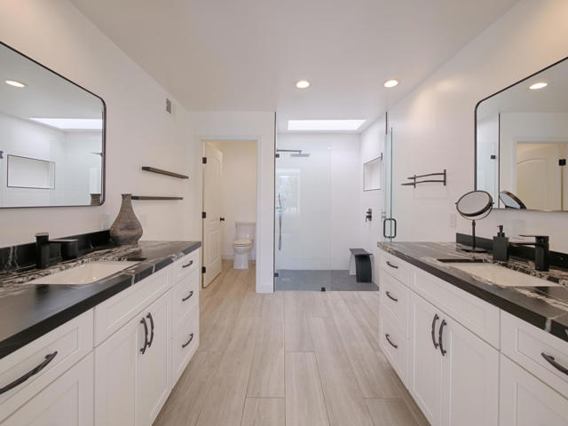 7529 Regency Drive, Palm Springs CA: https://media.crmls.org/mediaz/2086882c-5a68-40cd-b72b-8f2e5c742bb8.jpg