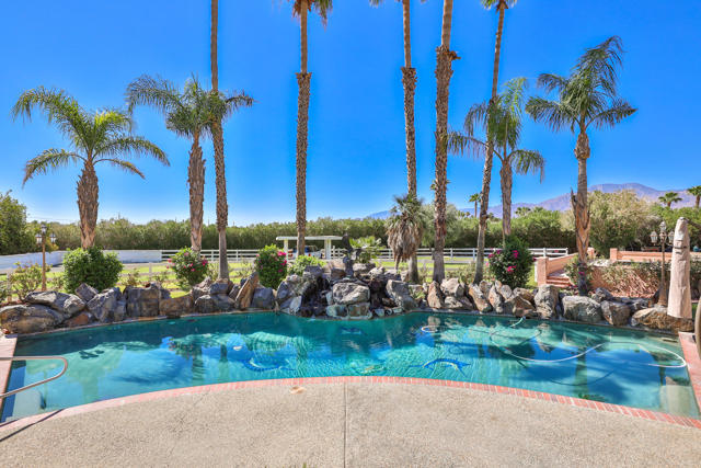 50180 Vista Montana Road, La Quinta CA: https://media.crmls.org/mediaz/2086b2bb-9994-4515-8f07-131a26ae0445.jpg
