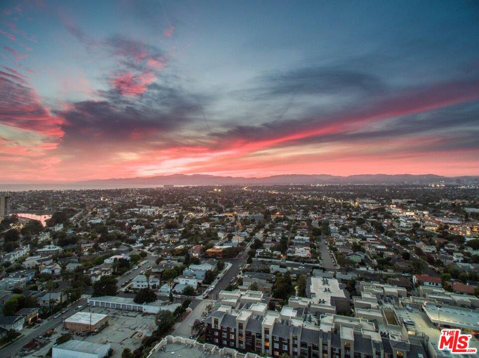 https://media.crmls.org/mediaz/2086ca01-694f-4e5b-91b7-f4b14bdf6ba5.jpg?preset=X-Large