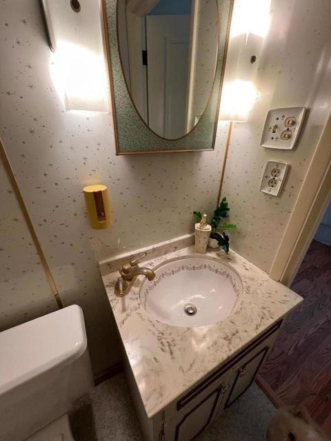 1621 Brittan Avenue, San Carlos CA: https://media.crmls.org/mediaz/208703f5-4b1e-45ef-83e6-013bff323292.jpg