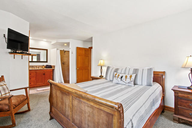 43630 Rainbow Lane, Angelus Oaks CA: https://media.crmls.org/mediaz/2087666a-ff37-4cbf-9073-a5f67d5a942e.jpg