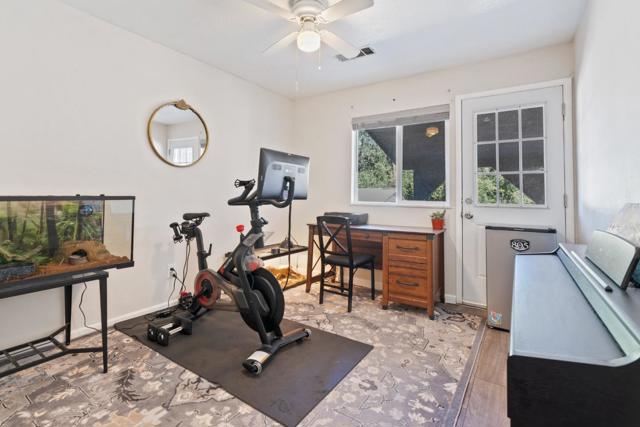 5367 Rosswood Lane, Redding CA: https://media.crmls.org/mediaz/20879869-c7b9-4715-b565-8889602883cd.jpg