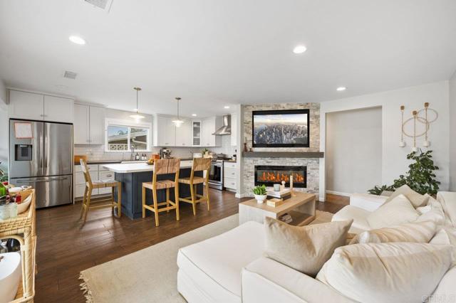 1105 Evergreen Drive, Encinitas CA: https://media.crmls.org/mediaz/208837c1-ab98-4dd0-871d-7885aba4c715.jpg
