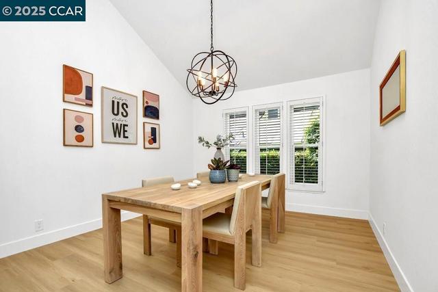 959 Redwood Dr, Danville CA: https://media.crmls.org/mediaz/20885a84-fced-44d5-9571-f7cb41239216.jpg