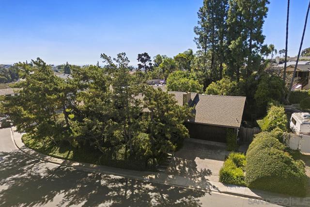 6346 Ridge Manor Avenue, San Diego CA: https://media.crmls.org/mediaz/2088e0f5-4b2d-4f4d-b641-3f52b46ad989.jpg