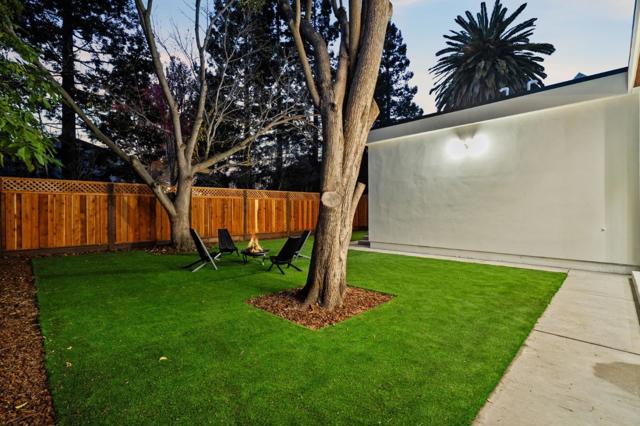700 Farley Street, Mountain View CA: https://media.crmls.org/mediaz/208a65dd-04e9-463a-9028-aa698136e805.jpg