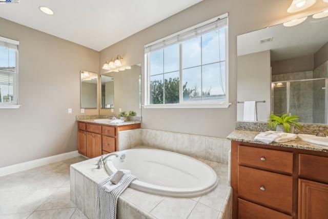 632 S Comunidad Street, Mountain House CA: https://media.crmls.org/mediaz/208a71e1-cc5f-46b8-8415-646e396a13a3.jpg