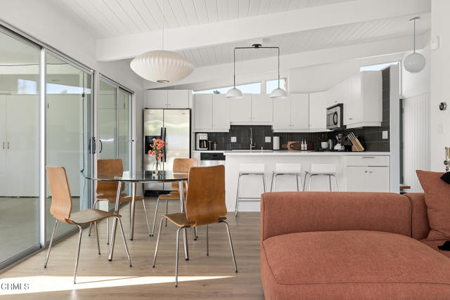 Detail Gallery Image 9 of 41 For 795 E Racquet Club Rd, Palm Springs,  CA 92262 - 3 Beds | 2 Baths