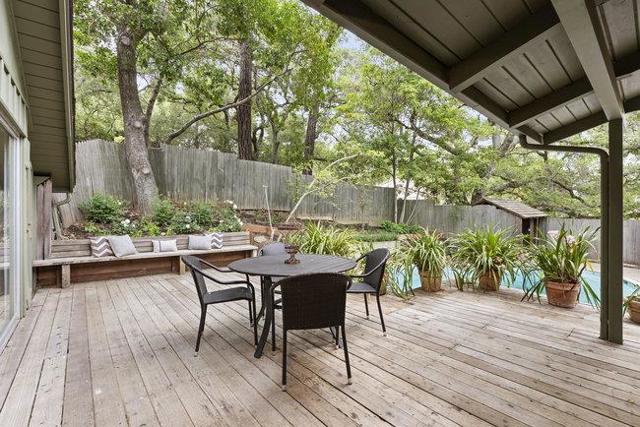 300 Chesham Avenue, San Carlos CA: https://media.crmls.org/mediaz/208afaf0-abce-4433-b69f-10315d71e61b.jpg