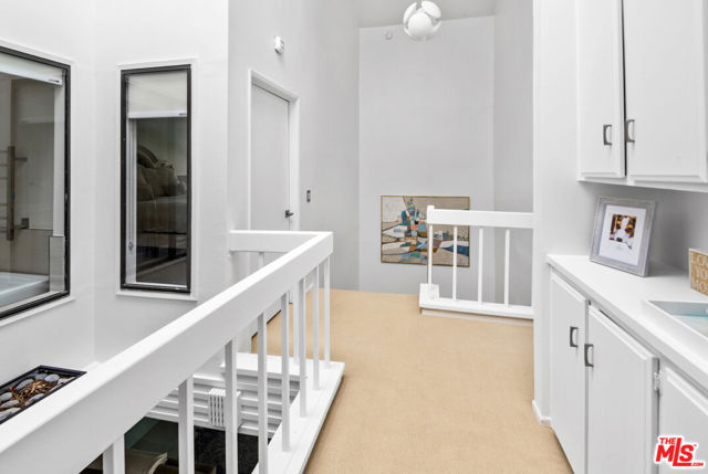 1671 Michael Lane, Pacific Palisades CA: https://media.crmls.org/mediaz/208b1e1e-e394-4234-bd19-4b0b57fc9936.jpg