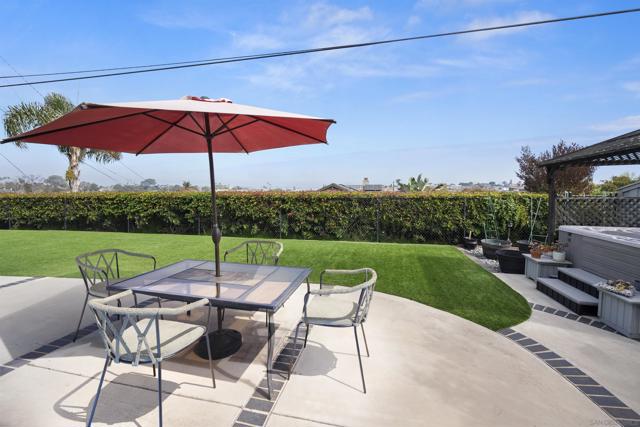 1151 Catalina Boulevard, San Diego CA: https://media.crmls.org/mediaz/208b3aaf-3d3f-4043-ae6d-6620d78bfbcf.jpg