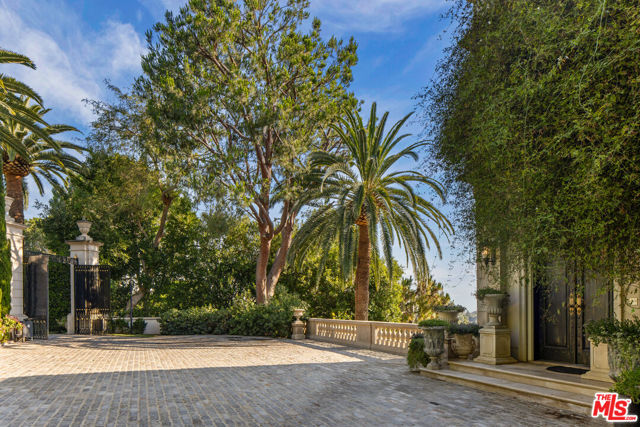 761 Bel Air Road, Los Angeles CA: https://media.crmls.org/mediaz/208b3abd-b88b-488c-80ec-59489e3eeb25.jpg