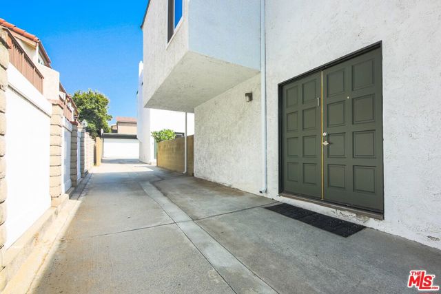 404 Broadway, Redondo Beach, California 90277, ,Residential Income,Sold,Broadway,23327547