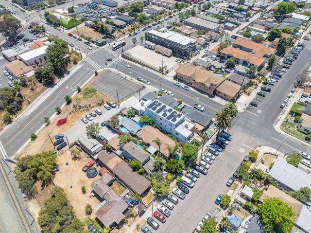 3209 L Street, San Diego CA: https://media.crmls.org/mediaz/208b5849-a189-4121-b1f5-b5db2883ca18.jpg