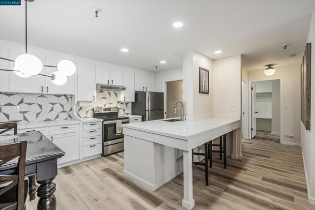 Image 6 of 27 For 303 Adams St  206