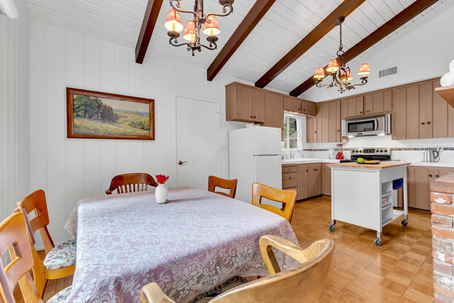 54640 Marian View Drive, Idyllwild CA: https://media.crmls.org/mediaz/208c71e8-041b-4baa-b883-ea1691c39b44.jpg