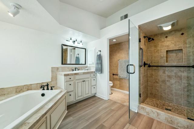 152 Falls Court, Palm Desert CA: https://media.crmls.org/mediaz/208d099e-4bf6-4051-8fee-d9b0112d04be.jpg